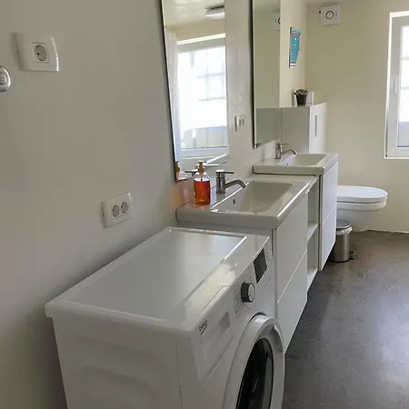 Apartment Huge Bbq Garden 1, Basement App Two Bathrooms, Ac, Free Parking